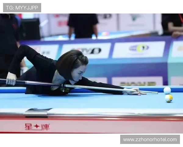 潘晓婷在家练球，邻居以为楼上在打雷